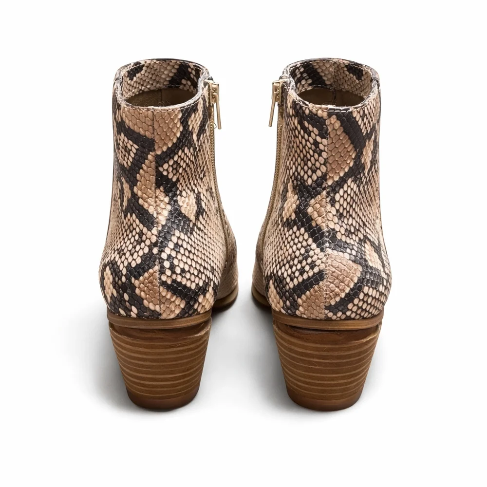 Vince Camuto vince camuto